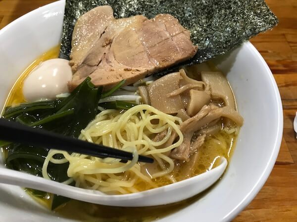 鼎ラーメン　麺出し