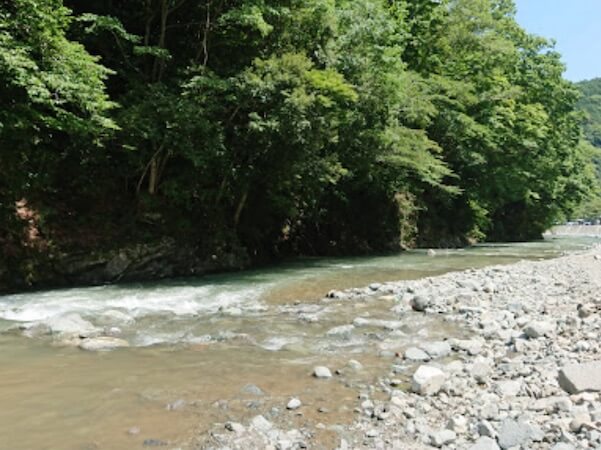 神之川キャンプマス釣場