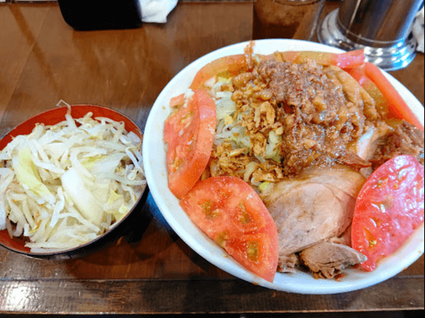 相模原にある二郎系ラーメン「麺屋歩夢淵野辺本店」のラーメン写真です。